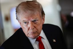 CNN: S’është është hera e parë që Trump i anulon sulmet ndaj Iranit CNN: S’është është hera e parë që Trump i anulon sulmet ndaj Iranit
