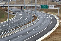 Kufizohet qarkullimi i automjeteve të rënda për disa orë në Kosovë, shkak temperaturat e larta Kufizohet qarkullimi i automjeteve të rënda për disa orë në Kosovë, shkak temperaturat e larta