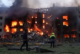 Rusia godet sërish Ukrainën me raketën hipersonike, 4 viktima e shumë të plagosur Rusia godet sërish Ukrainën me raketën hipersonike, 4 viktima e shumë të plagosur