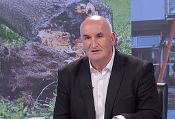 Haliti: Kontrata Kolektive ka bankrotu komunat, e ftoj Muratin në debat Haliti: Kontrata Kolektive ka bankrotu komunat, e ftoj Muratin në debat