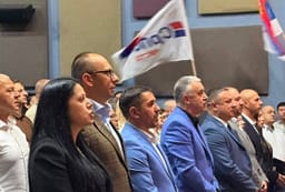 Pesë zyrtarë të Listës Serbe ftohen në prokurori, dyshohen se falsifikuan dokumente komunale Pesë zyrtarë të Listës Serbe ftohen në prokurori, dyshohen se falsifikuan dokumente komunale