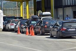 S’ka fluks automjetesh, kaq po pritet nëpër kufijtë e Kosovës S’ka fluks automjetesh, kaq po pritet nëpër kufijtë e Kosovës