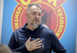 Raportohet se Sami Lushtaku pritet të paraqitet për intervistim në Policinë e Skenderajt Raportohet se Sami Lushtaku pritet të paraqitet për intervistim në Policinë e Skenderajt