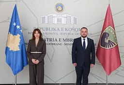 Maqedonci dhe Haxhiu riafirmojnë përkushtimin për forcimin e mbrojtjes së Kosovës Maqedonci dhe Haxhiu riafirmojnë përkushtimin për forcimin e mbrojtjes së Kosovës