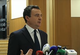 Kurti: Për mua janë të vlefshme si pozita e kryeministrit, presidentit e kryeparlamentarit, dua të diskutojë për të gjitha Kurti: Për mua janë të vlefshme si pozita e kryeministrit, presidentit e kryeparlamentarit, dua të diskutojë për të gjitha