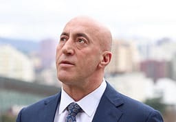 Haradinaj mbështet banorët e Rugovës, kritikon ndalimin e transportit të materialeve në Bjeshkët e Nemuna Haradinaj mbështet banorët e Rugovës, kritikon ndalimin e transportit të materialeve në Bjeshkët e Nemuna