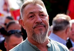Lushtaku i kërkon Kurtit të tërheq “deklaratën shpifëse” dhe të kërkojë falje Lushtaku i kërkon Kurtit të tërheq “deklaratën shpifëse” dhe të kërkojë falje