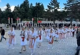 “Sofra Dardane” bashkon shqiptarët në Tropojë “Sofra Dardane” bashkon shqiptarët në Tropojë