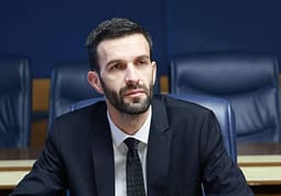 Rrahmani kundër koalicionit me LVV-në: Do të ishte pranimi i keqqeverisjes Rrahmani kundër koalicionit me LVV-në: Do të ishte pranimi i keqqeverisjes