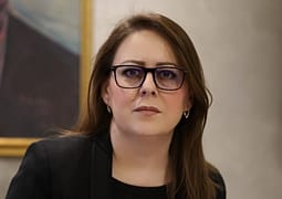 Hykmete Bajrami thotë se po shpërndahen lajme të rrema gjoja ajo ka thënë se do të ndalen shtesat për fëmijë Hykmete Bajrami thotë se po shpërndahen lajme të rrema gjoja ajo ka thënë se do të ndalen shtesat për fëmijë