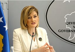 Kusari konstaton se partitë tjera kanë kërkesa sa VV për formimin e institucioneve, pastaj thotë se kjo është absurde Kusari konstaton se partitë tjera kanë kërkesa sa VV për formimin e institucioneve, pastaj thotë se kjo është absurde