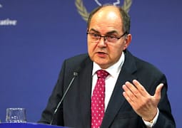 Schmidt: Dodik dha miliona për të më larguar Schmidt: Dodik dha miliona për të më larguar