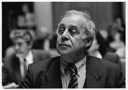 Jean Ziegler ishte intelektuali më i njohur zviceran në botë dhe socialisti mbase më i angazhuar për lirinë e pavarësinë e Kosovës Jean Ziegler ishte intelektuali më i njohur zviceran në botë dhe socialisti mbase më i angazhuar për lirinë e pavarësinë e Kosovës