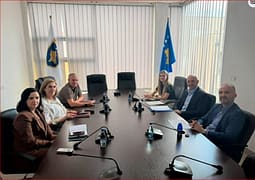 Komisioni i KPK-së monitoron rastet e korrupsionit, zhvillon takime pune në Pejë dhe Mitrovicë Komisioni i KPK-së monitoron rastet e korrupsionit, zhvillon takime pune në Pejë dhe Mitrovicë
