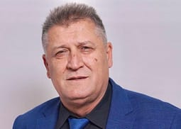 Zafir Berisha del me një thirrje: Ata që besojnë në qëndrimet e mia i ftoj ta mbështesin në zgjedhje Ramush Haradinajn Zafir Berisha del me një thirrje: Ata që besojnë në qëndrimet e mia i ftoj ta mbështesin në zgjedhje Ramush Haradinajn