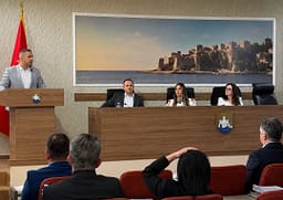 Ulqini me rregulla të reja: 500 euro gjobë nëse del me rroba plazhi në qytet Ulqini me rregulla të reja: 500 euro gjobë nëse del me rroba plazhi në qytet