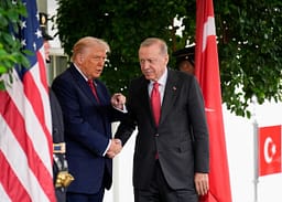 Trump telefon Erdogan, biseda me presidentin turk fokusohet te Siria, Libani dhe armëpushimi në Lindjen e Mesme Trump telefon Erdogan, biseda me presidentin turk fokusohet te Siria, Libani dhe armëpushimi në Lindjen e Mesme