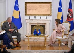 Haxhiu takon raportuesin e PE-së për Kosovën: Vendit duhet t’i hapet rruga për negociatat e anëtarësimit në BE Haxhiu takon raportuesin e PE-së për Kosovën: Vendit duhet t’i hapet rruga për negociatat e anëtarësimit në BE