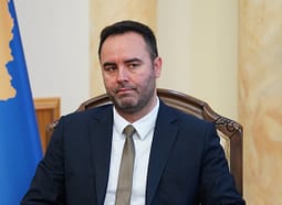 “Me gënjeshtra të vjetra po duan të ndërtojnë kauza të reja”, VV godet Osmanin dhe opozitën me deklaratat e Konjufcës “Me gënjeshtra të vjetra po duan të ndërtojnë kauza të reja”, VV godet Osmanin dhe opozitën me deklaratat e Konjufcës