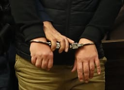 Arrestohet shtetasi i Maqedonisë për hyrje ilegale në Kosovë Arrestohet shtetasi i Maqedonisë për hyrje ilegale në Kosovë
