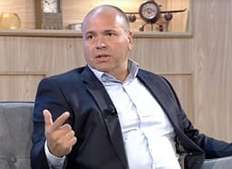 Dimitrievski: Këshilltarët dhe deputetët që u bënë të pavarur duhet ta kthejnë mandatin Dimitrievski: Këshilltarët dhe deputetët që u bënë të pavarur duhet ta kthejnë mandatin