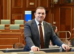 Driton Hyseni i reagon Volodymyr Zelenskyt me një mesazh Driton Hyseni i reagon Volodymyr Zelenskyt me një mesazh