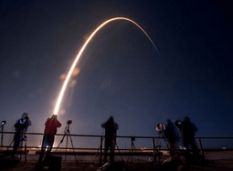 Një pjesë e raketës SpaceX dyshohet se është përplasur me Hënën, reagon NASA: Nuk ka rrezik për Tokën Një pjesë e raketës SpaceX dyshohet se është përplasur me Hënën, reagon NASA: Nuk ka rrezik për Tokën
