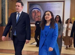 Abdixhiku e Osmani s’deklarohen për media pasi Kurti shtyri seancën konstituive Abdixhiku e Osmani s’deklarohen për media pasi Kurti shtyri seancën konstituive