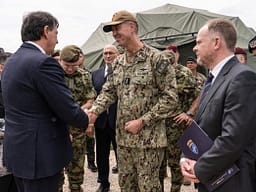 Përfundon ushtrimi i parë ushtarak NATO-Serbi, gjenerali amerikan e quan “sukses të jashtëzakonshëm” Përfundon ushtrimi i parë ushtarak NATO-Serbi, gjenerali amerikan e quan “sukses të jashtëzakonshëm”