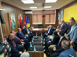 Prefekti i Tiranës për katërshen e UÇK-së: Dhjetë milionë shqiptarë presin drejtësi për çlirimtarët Prefekti i Tiranës për katërshen e UÇK-së: Dhjetë milionë shqiptarë presin drejtësi për çlirimtarët