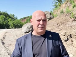 Ardian Gjini nga rruga Dollc-Gjakovë: Mijëra familje sot pa rrymë, e kjo rrugë në mëshirë të fatit tash e sa vjet Ardian Gjini nga rruga Dollc-Gjakovë: Mijëra familje sot pa rrymë, e kjo rrugë në mëshirë të fatit tash e sa vjet