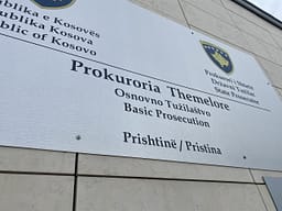 Deklarohen të pafajshëm katër të akuzuarit për shtytje në terrorizëm, Prokuroria thotë se do vërtetohet fajësia e tyre, mbrojtja të kundërtën Deklarohen të pafajshëm katër të akuzuarit për shtytje në terrorizëm, Prokuroria thotë se do vërtetohet fajësia e tyre, mbrojtja të kundërtën