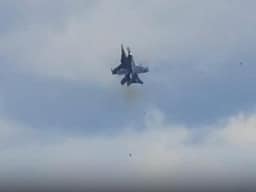 Dramë në shfaqjen ajrore amerikane: Dy aeroplanë ushtarakë përplasen dhe shpërthejnë Dramë në shfaqjen ajrore amerikane: Dy aeroplanë ushtarakë përplasen dhe shpërthejnë