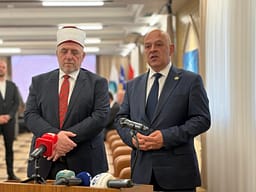 Gjini takon Tërnavën për Bajram: Festë e madhe, jemi me fat për harmoninë fetare që e kemi Gjini takon Tërnavën për Bajram: Festë e madhe, jemi me fat për harmoninë fetare që e kemi