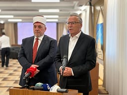 Hamza takon Tërnavën: Festë e veçantë që i bashkon njerëzit, ka qenë dhe kështu duhet të jetë edhe në të ardhmen Hamza takon Tërnavën: Festë e veçantë që i bashkon njerëzit, ka qenë dhe kështu duhet të jetë edhe në të ardhmen