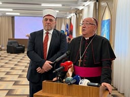 Pas Tërnavës edhe ipeshkvi Dodë Gjergji me apel për politikanët: Mendoni për të ardhmen, jo për pushtetin Pas Tërnavës edhe ipeshkvi Dodë Gjergji me apel për politikanët: Mendoni për të ardhmen, jo për pushtetin