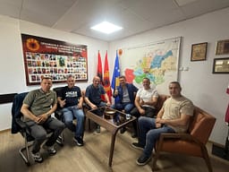 Kandidati i PDK’së Besim Hoxha viziton veteranët e UÇK’së: Mirënjohje e përhershme për sakrificën dhe kontributin Kandidati i PDK’së Besim Hoxha viziton veteranët e UÇK’së: Mirënjohje e përhershme për sakrificën dhe kontributin