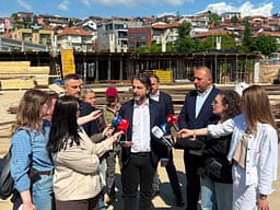 Bllokimi i punimeve në punishten e Ishullit Urban, Rama: Qeveria vazhdon bllokimin e kryeqytetit për çështje puro-politike Bllokimi i punimeve në punishten e Ishullit Urban, Rama: Qeveria vazhdon bllokimin e kryeqytetit për çështje puro-politike