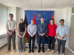 Konsullata e Kosovës në Frankfurt pret studentë shqiptarë, diskutohen iniciativa për zhvillimin e vendit Konsullata e Kosovës në Frankfurt pret studentë shqiptarë, diskutohen iniciativa për zhvillimin e vendit