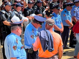 Pezullohet drejtori i Policisë së Vlorës, Policia e Shtetit: U dha informacion i gabuar mbi ngjarjen e Zvërnecit Pezullohet drejtori i Policisë së Vlorës, Policia e Shtetit: U dha informacion i gabuar mbi ngjarjen e Zvërnecit
