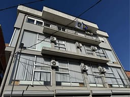Dy mjekë në Vushtrri arrestohen për marrje ryshfeti Dy mjekë në Vushtrri arrestohen për marrje ryshfeti