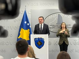 Kurti: Beogradi po ushtron terror dhe presion ndaj serbëve të Kosovës para zgjedhjeve Kurti: Beogradi po ushtron terror dhe presion ndaj serbëve të Kosovës para zgjedhjeve