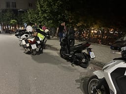 Aksione kontrolluese në Kumanovë dhe në Tetovë, janë shqiptuar 114 sanksione dhe janë ndaluar shtatë persona Aksione kontrolluese në Kumanovë dhe në Tetovë, janë shqiptuar 114 sanksione dhe janë ndaluar shtatë persona