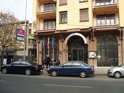 Gjuajtje me molotov përpara Ambasadës së Bullgarisë në Shkup Gjuajtje me molotov përpara Ambasadës së Bullgarisë në Shkup