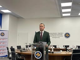 KQZ: Mbi 10 mijë votues kanë votuar në përfaqësitë diplomatike KQZ: Mbi 10 mijë votues kanë votuar në përfaqësitë diplomatike