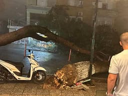 Po tentonte të rikthente energjinë elektrike gjatë orëve të stuhisë, ndërron jetë elektricisti në Himarë Po tentonte të rikthente energjinë elektrike gjatë orëve të stuhisë, ndërron jetë elektricisti në Himarë