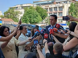 Abdixhiku: Ka afrime, por kemi distancë për balancën demokratike, ata që po na kritikojnë, po kërkojnë zgjedhje Abdixhiku: Ka afrime, por kemi distancë për balancën demokratike, ata që po na kritikojnë, po kërkojnë zgjedhje