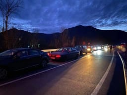 Pjesëtari i MUP-it ndalohet në Jarinjë Pjesëtari i MUP-it ndalohet në Jarinjë