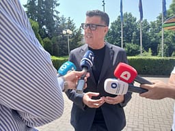 Haziri: Sot konstituohet Kuvendi sipas rezultatit zgjedhor, ende s’ka marrëveshje me VV-në Haziri: Sot konstituohet Kuvendi sipas rezultatit zgjedhor, ende s’ka marrëveshje me VV-në