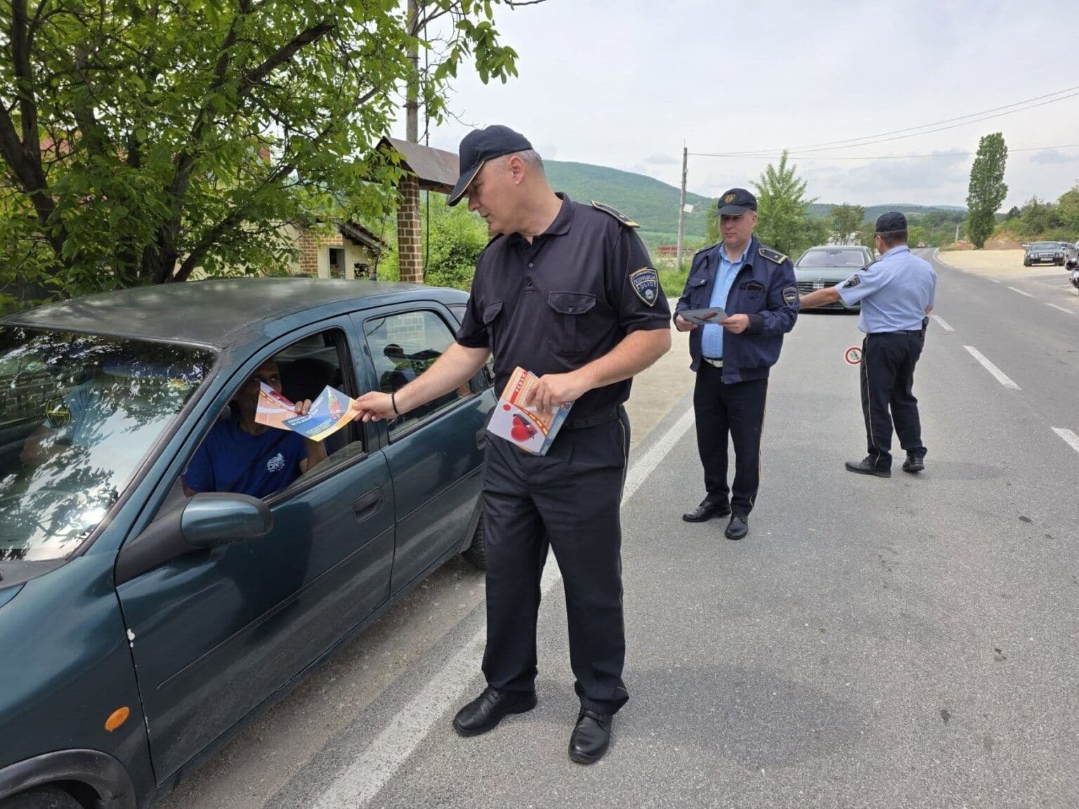 MPB ka shpërndarë fletushka edukative me këshilla praktike për komunikacion të sigurt MPB ka shpërndarë fletushka edukative me këshilla praktike për komunikacion të sigurt